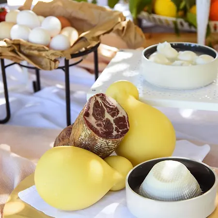 Borgo Elaia 치스테르니노